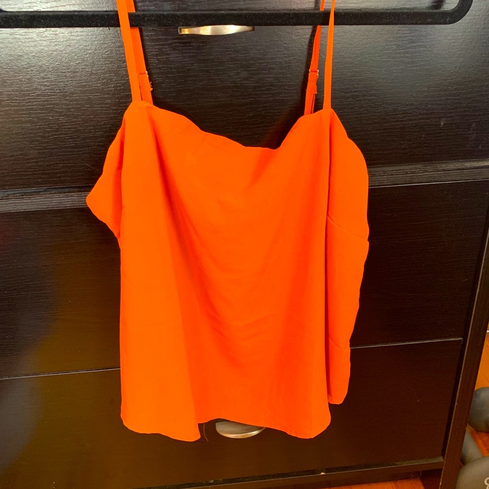Salmon straight line tank top
